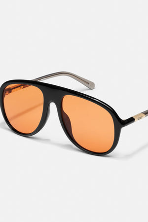 Quay Australia - Chart Topper Black Frame / Honey Lens