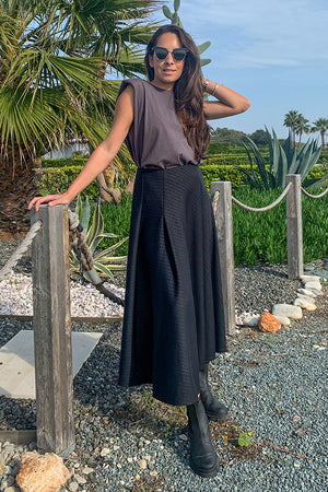 Queencii – Arica Sleeveless T-Shirt With Shoulder Pads Grey