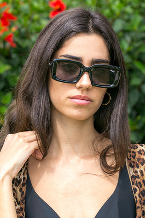 Quay Australia Sunglasses - Going Solo BLACK/SMOKE