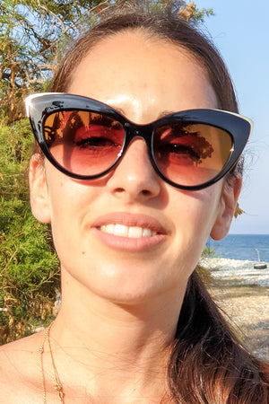 Le Specs – Beautiful Stranger Black