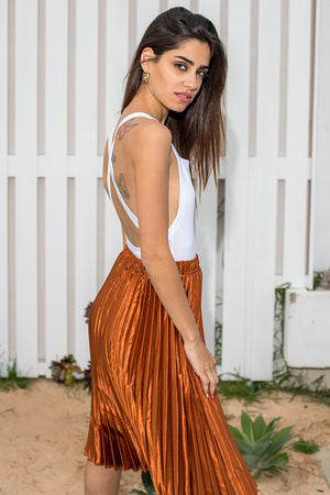 Queencii – Evelyn Cross Back Bodysuit White