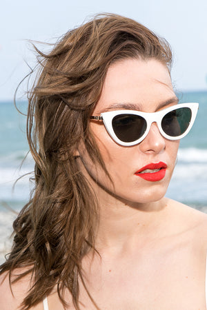 Le Specs – Enchantress White