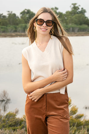 Queencii – Jolie Knitted Vest Beige