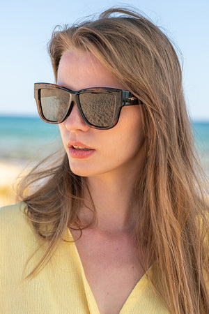 Le Specs – Total Eclipse Tort