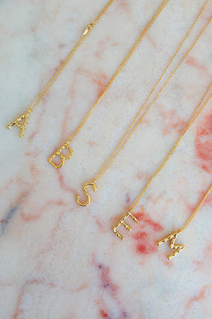 Queencii – Letter Necklace 925 Sterling Silver / 18k Yellow Gold Plated
