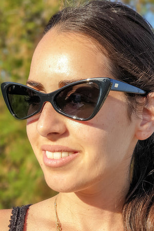 Le Specs – On The Hunt Black