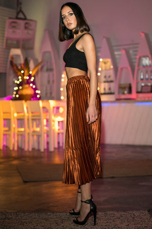 Queencii – Glow Night Metallic Pleated Long Skirt Caramel