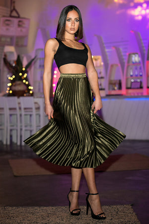 Back In Stock Queencii – Glow Night Metallic Pleated Long Skirt Green