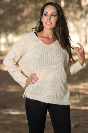 Queencii – Nancy V-Neck Sweater Apricot